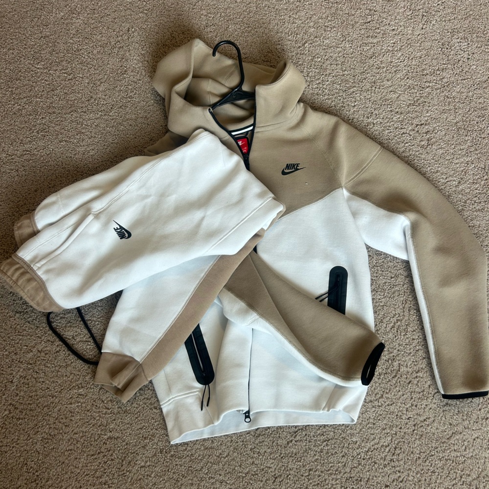 Nike Tech Fleece Full Zip Hoodie & Joggers Set - Size S